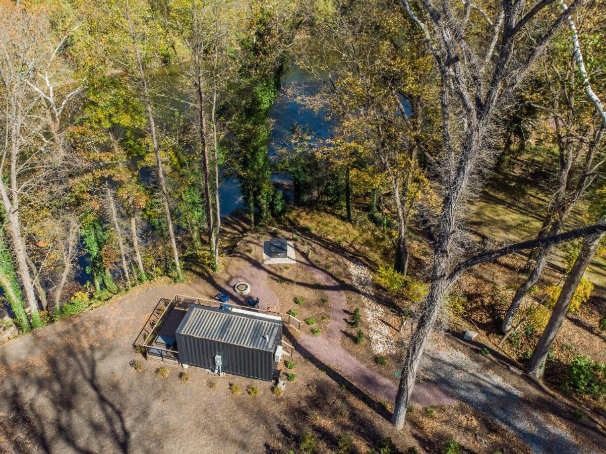 Riverside Tiny Cabin W Hot Tub, Fire Pit, & Kayaks Rileyville Dış mekan fotoğraf